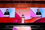 조규홍 보건복지부 장관이 20일 서울 영등포구 콘랜드 호텔에서 열린 ‘2023 세계 바이오 서밋’에서 개회사를 하고 있다.