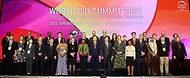 조규홍 보건복지부 장관이 20일 서울 영등포구 콘랜드 호텔에서 열린 ‘2023 세계 바이오 서밋’에서 참석자들과 기념촬영을 하고 있다.