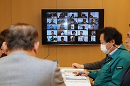 24일 서울 종로구 정부서울청사에서 ‘지방행정전산서비스 개편 TF 2차 회의’가 진행되고 있다.