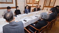 23일 서울에서 열린 ‘대한중소병원협회 간담회’는 정부의 필수의료 확충방안 등에 대해 대한중소병원협회의 의견을 청취하고, 정부의 정책 방향을 논의하기 위해 마련됐다.