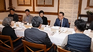 박민수 보건복지부 제2차관이 23일 서울에서 열린 ‘대한중소병원협회 간담회’를 주재하고 있다.