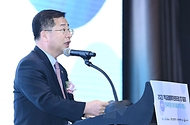 강경성 산업통상자원부 2차관이 28일 서울 영등포구 글래드호텔에서 열린 ‘2023 핵심광물재자원화포럼 정기총회 및 세미나’에 참석해 축사를 하고 있다.