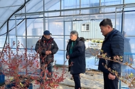 유희동 기상청장이 21일 전라북도 순창군에 방문했다. 20일 ~ 22일까지 많은 눈이 예상되어 관계자와 농가시설을 점검하고 있다.
