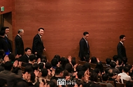 윤석열 대통령이 9일 서울 서초구 예술의전당에서 열린 ‘국민과 함께하는 2024 신년음악회’에 참석하고 있다. 