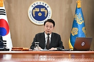 윤석열 대통령이 16일 서울 용산 대통령실 청사에서 열린 국무회의에서 모두발언을 하고 있다.