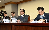 최상목 경제부총리 겸 기획재정부 장관이 1일 서울 중구 은행연합회에서 열린 ‘비상거시경제금융회의’에서 모두발언을 하고 있다.