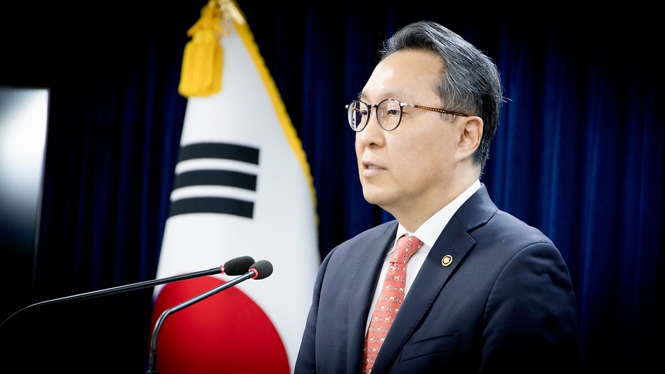 박민수 보건복지부 2차관이 4일 종로구 정부서울청사에서 열린 ‘제2차 국민건강보험 종합계획’에서 브리핑 하고 있다.