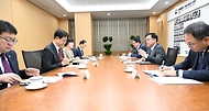 최상목 경제부총리 겸 기획재정부 장관이 22일 정부세종청사에서 물가 관련 경제현안 관계장관간담회를 주재하고 있다. 