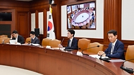 김윤상 기획재정부 차관이 22일 서울 종로구 정부서울청사에서 열린 ‘제6차 재정집행 점검회의’를 주재하고 있다.