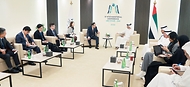 정인교 산업통상자원부 통상교섭본부장이 24일(현지시간) 아랍에미리트(UAE) 아부다비 국립전시센터에서 열린 ‘제13차 WTO(세계무역기구) 각료회의(MC-13)’에서 타니 빈 아흐메드 알 제유디(Thani bin Ahmed Al Zeyoudi) UAE 대외무역 국무장관과 CEPA(포괄적경제동반자협정) 협력, 한-UAE TIPF(무역·투자 촉진 프레임워크) 이행을 위한 면담을 하고 있다.