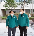 이한경 행정안전부 재난안전관리본부장이 2일 대전시 서구보건소를 방문하여 의료관계자로부터 보건소 비상의료대책을 청취하고 의료공백 관련한 서구보건소 역할을 당부하고 있다.

