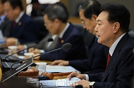 윤석열 대통령이 6일 세종특별자치시 정부세종청사에서 열린 ‘제11회 국무회의’에서 발언하고 있다.