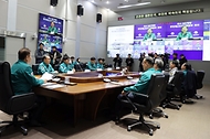 이상민 행정안전부 장관이 14일 서울 종로구 정부서울청사 중앙재난안전상황실 서울상황센터에서 열린 의사 집단행동 대응 중대본 회의에서 정부의 입장과 대책을 말하고 있다.