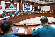 한덕수 국무총리가 14일 서울 종로구 정부서울청사에서 열린 국가테러대책위원회에 참석해 발언하고 있다. 