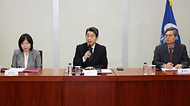 이주호 사회부총리 겸 교육부 장관이 14일 경기도 성남시 수정구 가천대학교 글로컬캠퍼스에서 열린 의대생 단체행동 관련 가천대 의과대학 간담회에서 모두발언을 하고 있다. 이날 간담회는 의대 학사 운영이 원활하지 않은 상황에서 학생들의 학습권을 보호하기 위한 적극적인 노력을 대학에 당부하고자 마련됐다. 