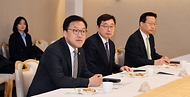 김병환 기획재정부 차관이 15일 서울 종로구 정부서울청사에서 열린 ‘제13차 물가관계차관회의’를 주재하고 있다.