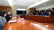 이주호 사회부총리 겸 교육부 장관이 14일 경기도 성남시 수정구 가천대학교 글로컬캠퍼스에서 열린 의대생 단체행동 관련 가천대 의과대학 간담회에서 인사말을 하고 있다. 이날 간담회는 의대 학사 운영이 원활하지 않은 상황에서 학생들의 학습권을 보호하기 위한 적극적인 노력을 대학에 당부하고자 마련됐다. 