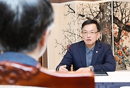 최상목 경제부총리 겸 기획재정부 장관이 15일 서울 종로구 정부서울청사에서 열린 ‘R&D 혁신 전문가 간담회’에서 모두발언을 하고 있다.