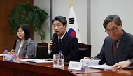 이주호 사회부총리 겸 교육부 장관이 14일 경기도 성남시 수정구 가천대학교 글로컬캠퍼스에서 열린 의대생 단체행동 관련 가천대 의과대학 간담회에서 모두발언을 하고 있다. 이날 간담회는 의대 학사 운영이 원활하지 않은 상황에서 학생들의 학습권을 보호하기 위한 적극적인 노력을 대학에 당부하고자 마련됐다. 