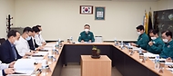 이한경 행정안전부 재난안전관리본부장이 14일 대구의료원을 방문해 지역 필수의료 대응상황을 점검하며 비상진료체계 현장 간담회를 하고 있다.