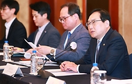 정인교 산업통상자원부 통상교섭본부장이 20일 서울 중구 롯데호텔에서 열린 ‘제1차 한-아프리카 경제협력 민관추진위원회’를 주재하고 있다.