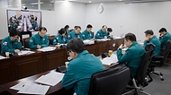 조규홍 보건복지부 장관이 17일 의사 집단행동 중앙사고수습본부 제17차 회의를 주재하고 있다. 이날 회의에서는 의사 집단행동 현황, 비상진료체계 운영현황 등을 점검했다.