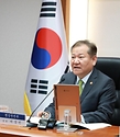 이상민 행정안전부 장관이 27일 서울 종로구 정부서울청사에서 열린 ‘2024년 제3회 중앙지방정책협의회’에 참석해 의제 설명을 하고 있다. 