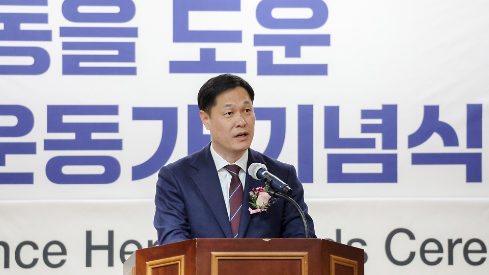 이희완 국가보훈부 차관이 26일 오후 서울시 영등포구 광복회관에서 열린 2024년도 3월 이달의 독립운동가 학술대회에 참석하여 축사를 하고 있다.