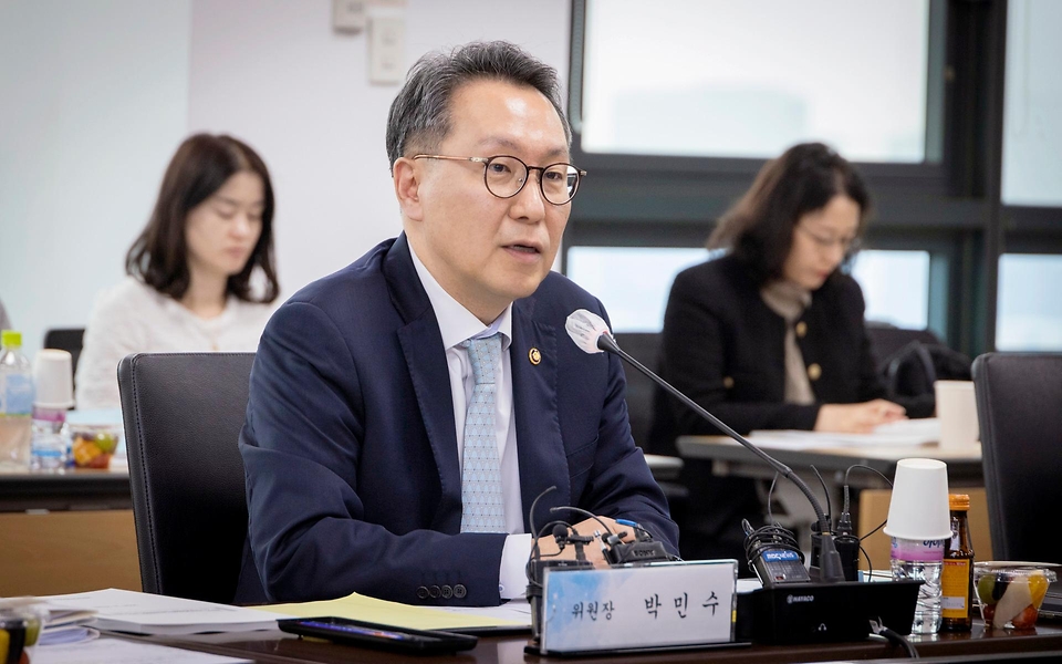 박민수 보건복지부 제2차관이 28일 서울 서초구에서 열린 제7차 건강보험정책심의위원회에 참석해 발언하고 있다.