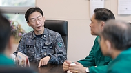 이희완 국가보훈부 차관이 1일 오전, 대전보훈병원에서 이정상 대전보훈병원장, 이국종 국군대전병원장과 간담회를 갖고 의료계 집단행동 장기화에 따른 대전지역 공공병원으로서의 역할을 비롯한 유기적인 협조 방안을 논의하고 있다.