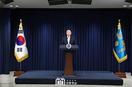 윤석열 대통령이 1일 서울 용산 대통령실 청사에서 의료개혁 관련 ‘국민께 드리는 말씀’을 하고 있다.
