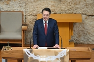 윤석열 대통령이 31일 서울 강동구 소재 명성교회에서 열린 ‘2024 한국교회부활절연합예배’에서 축하 인사말을 하고 있다.
