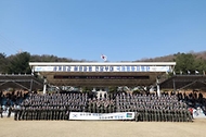 한빛부대 18진 장병들이 2일 인천 계양구 국제평화지원단에서 열린 ‘한빛부대 18진 파병 환송식’에서 구호를 외치며 기념 촬영을 하고 있다.