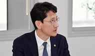 김윤상 기획재정부 차관이 3일 서울 동대문구 서울바이오허브를 방문해 바이오 R&D 현장 간담회를 주재하며 모두발언을 하고 있다.