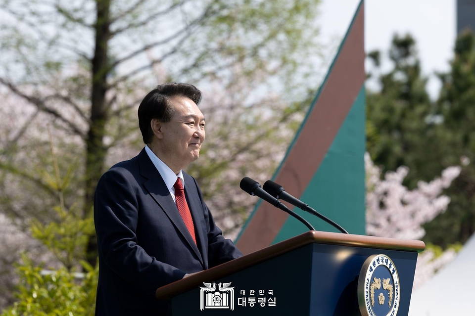 윤석열 대통령이 5일 부산 강서구 명지근린공원에서 열린 ‘제79회 식목일 기념행사’에서 기념사를 하고 있다.