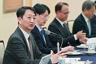 안덕근 산업통상자원부 장관이 22일(현지시간) 일본 도쿄 제국호텔에서 열린 ‘일본시장 수출진흥회의’에서 발언하고 있다. 이날 회의에서는 일본시장 동향 공유와 일본시장 진출 수출확대 방안 등을 논의했다.