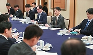 안덕근 산업통상자원부 장관이 22일(현지시간) 일본 도쿄 제국호텔에서 열린 ‘일본시장 수출진흥회의’를 주재하고 있다.
