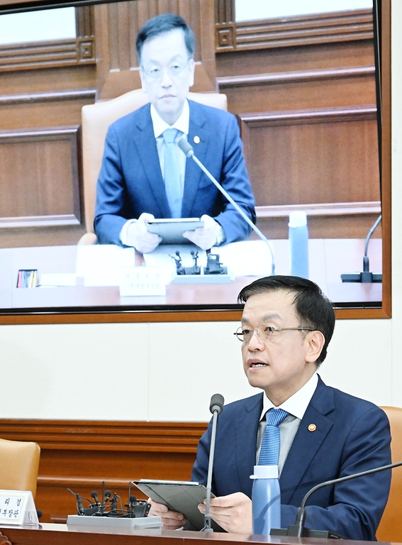 최상목 경제부총리 겸 기획재정부 장관이 25일 서울 종로구 정부서울청사에서 열린 ‘제241차 대외경제장관회의’에 참석해 발언하고 있다.