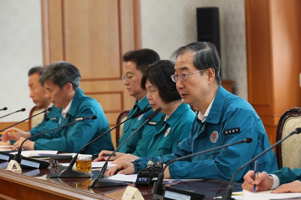 한덕수 국무총리가 26일 서울 종로구 정부서울청사에서 열린 의사 집단행동 대응 중앙재난안전대책본부 회의에 참석해 발언하고 있다. 