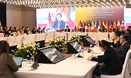 최상목 경제부총리 겸 기획재정부 장관이 3일(현지시간) 조지아 트빌리시 풀만 호텔에서 열린 ‘ASEAN+3 재무장관회의’에서 공동의장국 의장으로 개회사를 하고 있다. 