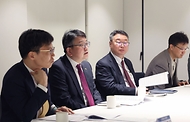 최남호 산업통상자원부 2차관이 9일 서울 중구 달개비 컨퍼런스하우스에서 열린 ‘제1회 에너지단체정책협의회’에 참석해 에너지산업의 수출을 활성화를 위한 지원방안 등을 논의하고 있다. 