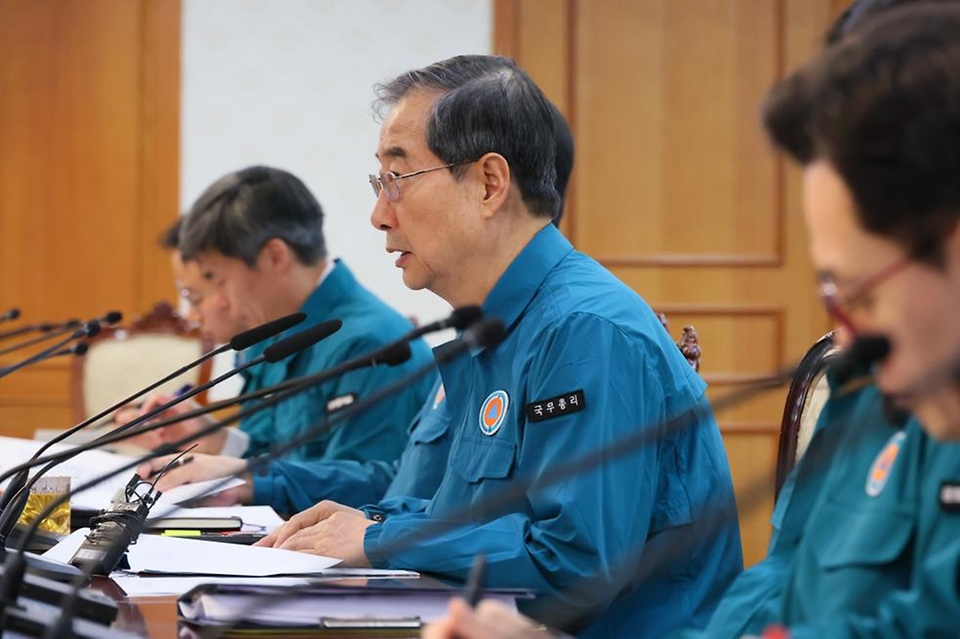 한덕수 국무총리가 10일 서울 종로구 정부서울청사에서 열린 의사집단행동 중앙재난안전대책본부 회의에서 발언하고 있다.