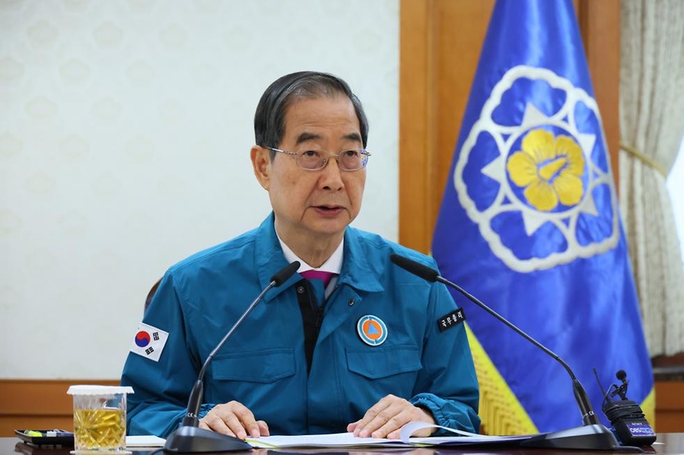 한덕수 국무총리가 13일 서울 종로구 정부서울청사에서 열린 의사집단행동 중앙재난안전대책본부 회의에서 발언하고 있다.