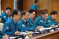 한덕수 국무총리가 13일 서울 종로구 정부서울청사에서 열린 의사집단행동 중앙재난안전대책본부 회의에서 발언하고 있다.