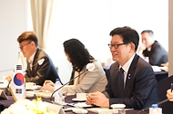 고광효 관세청장이 9일(목) 롯데호텔 서울에서 열린 제10차 한-호주 관세청장 회의에 참석해 모두발언을 하고있다. 