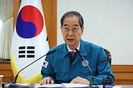 한덕수 국무총리가 13일 서울 종로구 정부서울청사에서 열린 의사집단행동 중앙재난안전대책본부 회의에서 발언하고 있다.