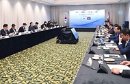 정인교 산업통상자원부 통상교섭본부장이 13일 서울 송파구 롯데호텔 월드에서 열린 ‘제1차 한-캄보디아 FTA 공동위원회’에서 발언하고 있다. 