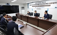 이주호 사회부총리 겸 교육부 장관이 13일 서울 영등포구 한국교육시설안전원에서 ‘대한민국 수학교육상’ 지원을 위해 열린 ‘교육부-두산연강재단-한국과학창의재단 업무협약식’에 참석해 인사말을 하고 있다. 