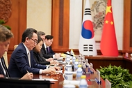 조태열 외교 장관이 13일(현지시간) 중국 베이징 댜오위타이(釣魚臺) 국빈관에서 열린 한중 외교장관 회담에 참석해 있다.