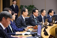한덕수 국무총리가 14일 정부세종청사에서 열린 ‘제21회 국무회의’에서 모두발언을 하고 있다.
